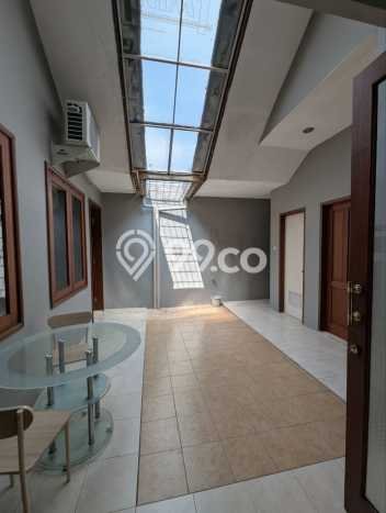 Rumah sewa siap huni 4 KT di Citraland, Surabaya Rumah sewa siap huni 4 KT di Citraland, Surabaya