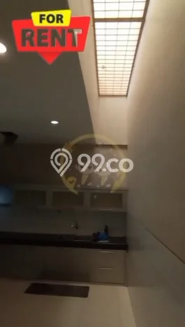Disewakan! Rumah 3 Kamar Tidur &
2 Kamar Mandi di Citraland, Surabaya Disewakan! Rumah 3 Kamar Tidur &
2 Kamar Mandi di Citraland, Surabaya