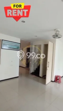 Disewakan! Rumah 3 Kamar Tidur &
2 Kamar Mandi di Citraland, Surabaya Disewakan! Rumah 3 Kamar Tidur &
2 Kamar Mandi di Citraland, Surabaya
