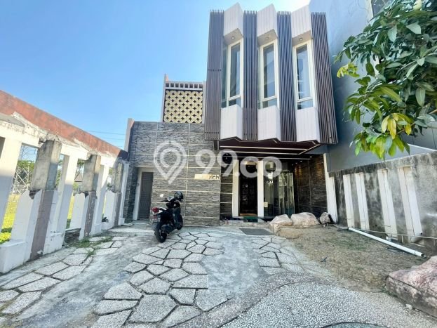 Disewakan! Rumah 3 Kamar Tidur &
3 Kamar Mandi di Citraland, Surabaya Disewakan! Rumah 3 Kamar Tidur &
3 Kamar Mandi di Citraland, Surabaya