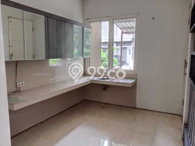 Rumah sewa siap pakai 4 KT di Citraland, Surabaya Rumah sewa siap pakai 4 KT di Citraland, Surabaya