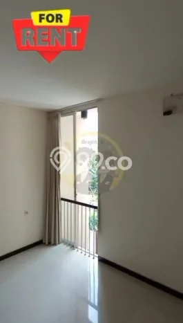 Disewakan! Rumah 3 Kamar Tidur &
2 Kamar Mandi di Citraland, Surabaya Disewakan! Rumah 3 Kamar Tidur &
2 Kamar Mandi di Citraland, Surabaya