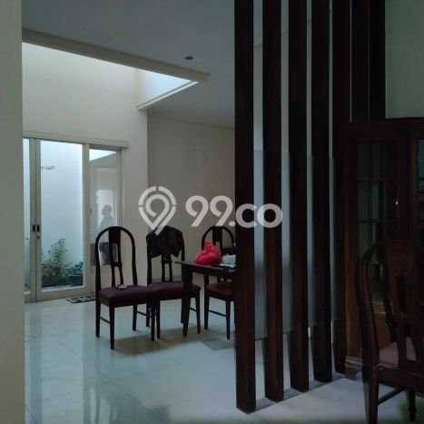 Disewakan! Rumah 3 Kamar Tidur &
2 Kamar Mandi di Citraland, Surabaya Disewakan! Rumah 3 Kamar Tidur &
2 Kamar Mandi di Citraland, Surabaya