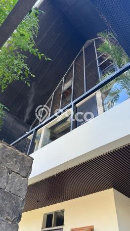 Disewakan Rumah Harga Terjangkau di Citraland Surabaya dengan 3 KT Disewakan Rumah Harga Terjangkau di Citraland Surabaya dengan 3 KT
