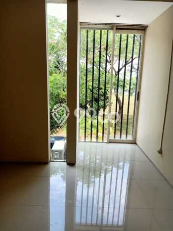 Rumah Kontrakan Surabaya LT 135m2 LB 145m2 Area Citraland Rumah Kontrakan Surabaya LT 135m2 LB 145m2 Area Citraland