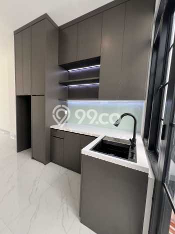 For Sale Hunian Rumah Terawat 3 KT di BSD, Tangerang For Sale Hunian Rumah Terawat 3 KT di BSD, Tangerang