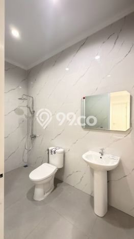 Rumah Mewah LB 170m2 Siap Huni Desain Elegan di BSD City, Tangerang Rumah Mewah LB 170m2 Siap Huni Desain Elegan di BSD City, Tangerang