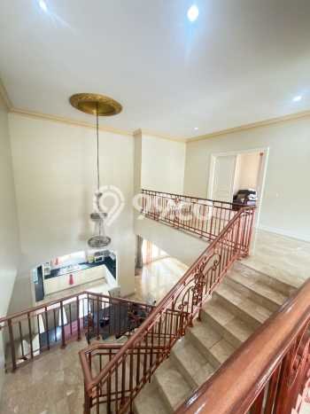Ready to Use! Premium House LT 551m2 Desain Modern di BSD Ready to Use! Premium House LT 551m2 Desain Modern di BSD