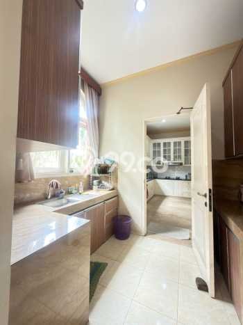 Ready to Use! Premium House LT 551m2 Desain Modern di BSD Ready to Use! Premium House LT 551m2 Desain Modern di BSD