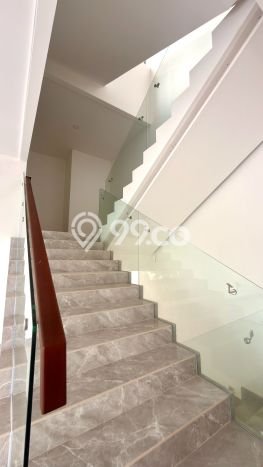 Rumah Mewah LB 526m2 Siap Pakai Desain Elegan di BSD City, Tangerang Rumah Mewah LB 526m2 Siap Pakai Desain Elegan di BSD City, Tangerang