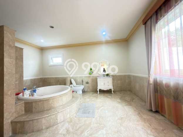 Ready to Use! Premium House LT 551m2 Desain Modern di BSD Ready to Use! Premium House LT 551m2 Desain Modern di BSD