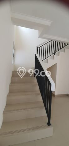 Rumah Mewah LB 173m2 Siap Huni Desain Elegan di Modernland, Tangerang Rumah Mewah LB 173m2 Siap Huni Desain Elegan di Modernland, Tangerang