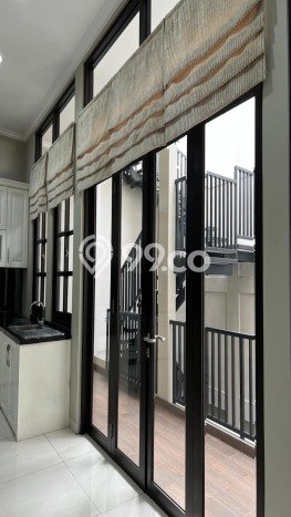 Rumah Mewah Dijual LT 313m2 di Kebayoran Baru, Jakarta Selatan Rumah Mewah Dijual LT 313m2 di Kebayoran Baru, Jakarta Selatan