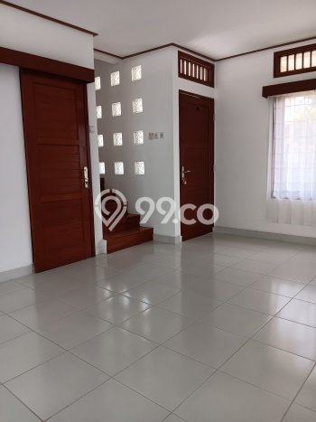 HOT PROPERTY! Rumah Strategis area , Luas 300m2m² Bangunan 150m2m² HOT PROPERTY! Rumah Strategis area , Luas 300m2m² Bangunan 150m2m²