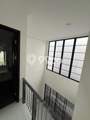 Ready to Use! Luxury House LT 150m2 Desain Elegan di Pantai Indah Kapuk 2 Ready to Use! Luxury House LT 150m2 Desain Elegan di Pantai Indah Kapuk 2
