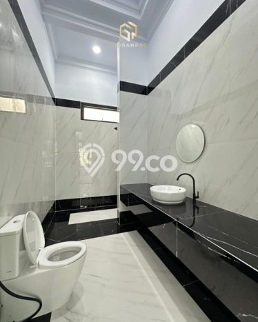 Rumah Mewah LB 410m2 Siap Pakai Desain Elegan di Bintaro, Tangerang Selatan Rumah Mewah LB 410m2 Siap Pakai Desain Elegan di Bintaro, Tangerang Selatan