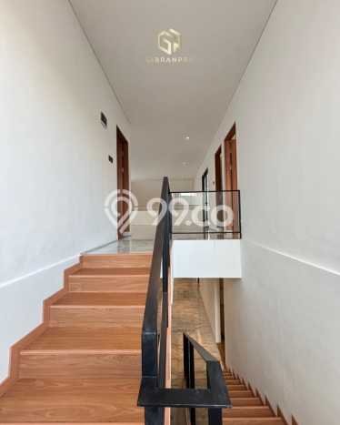 Hunian Elit LB 341m2 Siap Pakai Desain Elegan di Joglo, Jakarta Barat Hunian Elit LB 341m2 Siap Pakai Desain Elegan di Joglo, Jakarta Barat