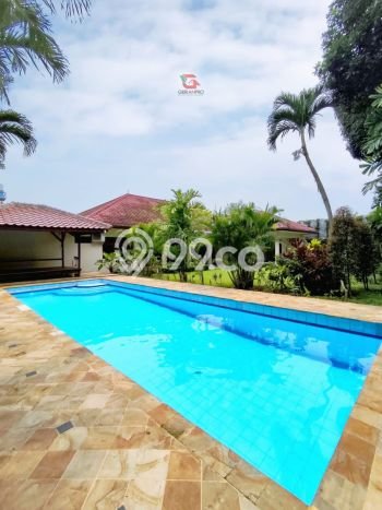 Hunian Minimalis dengan LT 1319m2 & LB 450m2 Disewakan di Kemang Hunian Minimalis dengan LT 1319m2 & LB 450m2 Disewakan di Kemang
