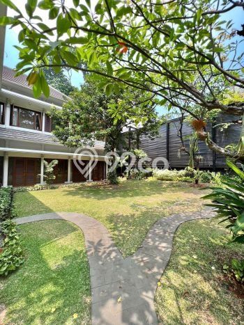 Sewa Rumah Elit LT 1330m2 / LB 1500m2 di Menteng, Jakarta Pusat Sewa Rumah Elit LT 1330m2 / LB 1500m2 di Menteng, Jakarta Pusat