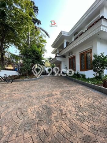 Sewa Rumah Nyaman LT 1039m2 / LB 1500m2 di Kuningan, Jakarta Selatan Sewa Rumah Nyaman LT 1039m2 / LB 1500m2 di Kuningan, Jakarta Selatan