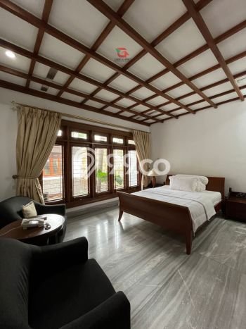 Disewakan Rumah Strategis di Kuningan LT 1130m2 / LB 1200m2 Kondisi Bagus Disewakan Rumah Strategis di Kuningan LT 1130m2 / LB 1200m2 Kondisi Bagus