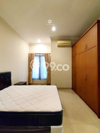 Disewakan Rumah Strategis di Kemang LT 700m2 / LB 400m2 Siap Huni Disewakan Rumah Strategis di Kemang LT 700m2 / LB 400m2 Siap Huni
