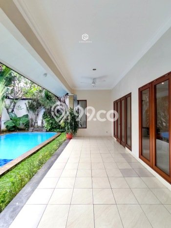 Disewakan Rumah Strategis di Kemang LT 700m2 / LB 400m2 Siap Huni Disewakan Rumah Strategis di Kemang LT 700m2 / LB 400m2 Siap Huni