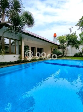 Disewakan Rumah Strategis di Kemang LT 700m2 / LB 400m2 Siap Huni Disewakan Rumah Strategis di Kemang LT 700m2 / LB 400m2 Siap Huni