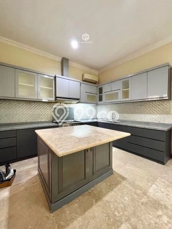 Rumah Kontrakan Jakarta Selatan LT 585m2 LB 562m2 Kawasan Pondok Indah Rumah Kontrakan Jakarta Selatan LT 585m2 LB 562m2 Kawasan Pondok Indah