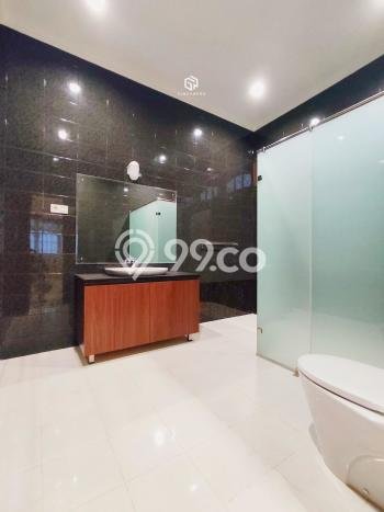 Disewakan Rumah Strategis di Pejaten LT 1200m2 / LB 600m2 Siap Huni Disewakan Rumah Strategis di Pejaten LT 1200m2 / LB 600m2 Siap Huni