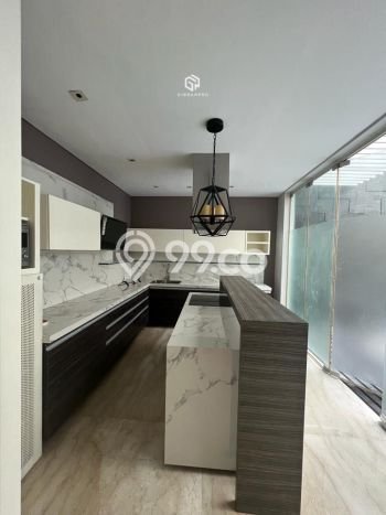 Sewa Rumah Strategis di Cipete LT 300m2 / LB 600m2 Siap Huni Sewa Rumah Strategis di Cipete LT 300m2 / LB 600m2 Siap Huni