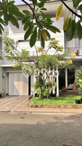 Rumah sewa siap huni 3 KT di Kemang, Jakarta Selatan Rumah sewa siap huni 3 KT di Kemang, Jakarta Selatan