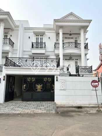Dijual Rumah Premium dengan Fasilitas Sekitar Komplit di Cilandak, Jakarta Selatan Dijual Rumah Premium dengan Fasilitas Sekitar Komplit di Cilandak, Jakarta Selatan