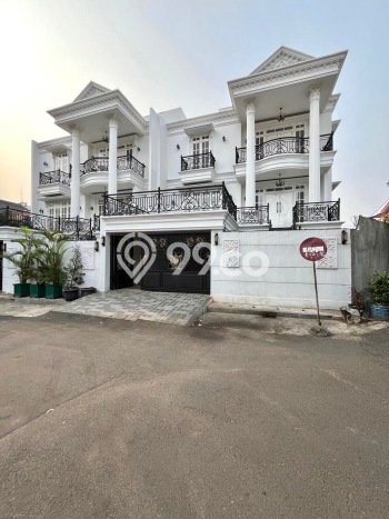 Dijual Rumah Premium dengan Fasilitas Sekitar Komplit di Cilandak, Jakarta Selatan Dijual Rumah Premium dengan Fasilitas Sekitar Komplit di Cilandak, Jakarta Selatan