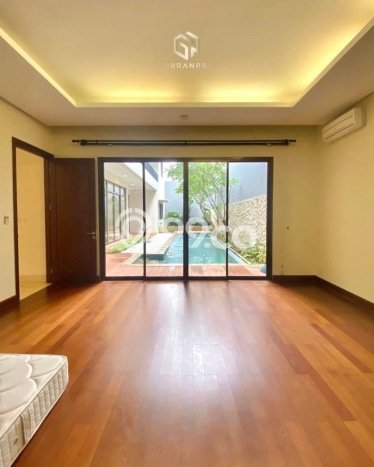 Hunian Minimalis dengan LT 560m2 & LB 600m2 Disewakan di Pondok Indah Hunian Minimalis dengan LT 560m2 & LB 600m2 Disewakan di Pondok Indah