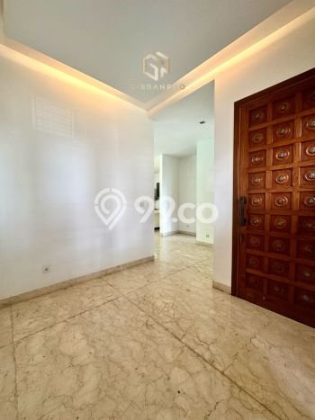 Disewakan! Rumah 4 Kamar Tidur &
4 Kamar Mandi di Kemang, Jakarta Selatan Disewakan! Rumah 4 Kamar Tidur &
4 Kamar Mandi di Kemang, Jakarta Selatan