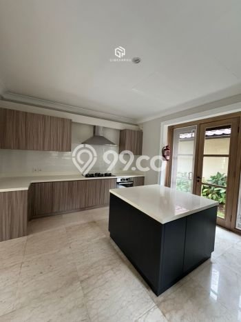 Sewa Rumah Nyaman LT 500m2 / LB 350m2 di Kemang, Jakarta Selatan Sewa Rumah Nyaman LT 500m2 / LB 350m2 di Kemang, Jakarta Selatan