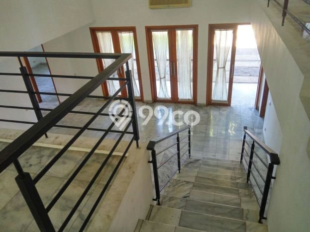 Disewakan Rumah Harga Terjangkau di Kemang Jakarta Selatan Punya 6 Kamar Tidur Disewakan Rumah Harga Terjangkau di Kemang Jakarta Selatan Punya 6 Kamar Tidur