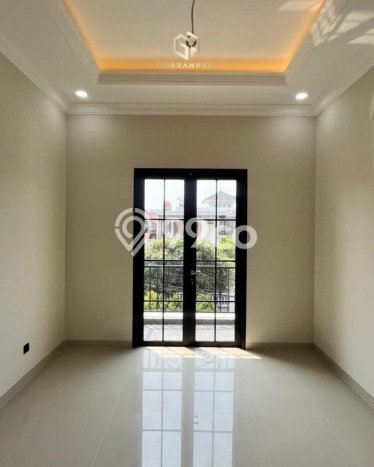Rumah Elit LB 250m2 Siap Pakai Desain Elegan di Joglo, Jakarta Barat Rumah Elit LB 250m2 Siap Pakai Desain Elegan di Joglo, Jakarta Barat