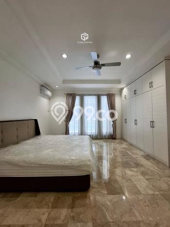 Rumah Kondisi Baik Disewakan di Cipete, Jakarta Selatan LT 590m2, LB 350m2 Rumah Kondisi Baik Disewakan di Cipete, Jakarta Selatan LT 590m2, LB 350m2