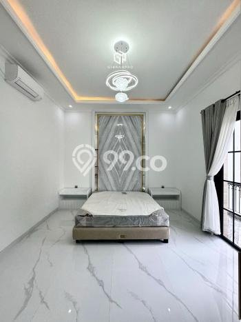 Ready to Use! Luxury House LT 406m2 Desain Modern di Pondok Indah Ready to Use! Luxury House LT 406m2 Desain Modern di Pondok Indah