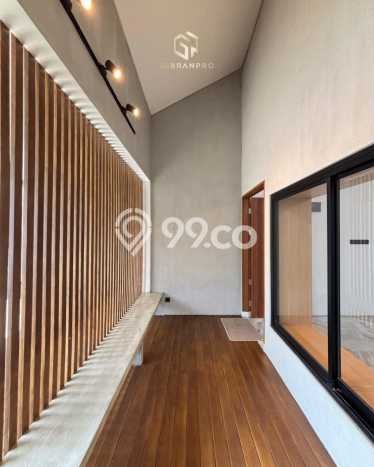 Hunian Elit LB 341m2 Siap Pakai Desain Elegan di Joglo, Jakarta Barat Hunian Elit LB 341m2 Siap Pakai Desain Elegan di Joglo, Jakarta Barat