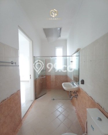 Disewakan Rumah Nyaman di Kemang LT 875m2 / LB 500m2 Siap Huni Disewakan Rumah Nyaman di Kemang LT 875m2 / LB 500m2 Siap Huni