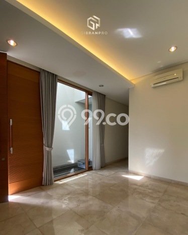 Disewakan Rumah Strategis di Kemang LT 674m2 / LB 600m2 Siap Huni Disewakan Rumah Strategis di Kemang LT 674m2 / LB 600m2 Siap Huni