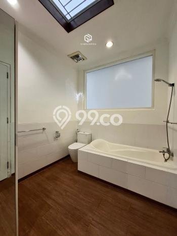 Rumah Kondisi Baik Disewakan di Cipete, Jakarta Selatan LT 590m2, LB 350m2 Rumah Kondisi Baik Disewakan di Cipete, Jakarta Selatan LT 590m2, LB 350m2