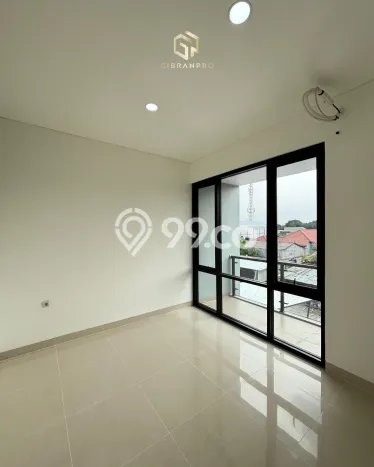 Dijual Rumah Luas Megah Dengan View Eksklusif di Joglo, Jakarta Barat Dijual Rumah Luas Megah Dengan View Eksklusif di Joglo, Jakarta Barat