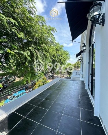Rumah Mewah LB 410m2 Siap Pakai Desain Elegan di Bintaro, Tangerang Selatan Rumah Mewah LB 410m2 Siap Pakai Desain Elegan di Bintaro, Tangerang Selatan