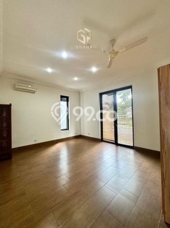 Disewakan! Rumah 4 Kamar Tidur &
4 Kamar Mandi di Kemang, Jakarta Selatan Disewakan! Rumah 4 Kamar Tidur &
4 Kamar Mandi di Kemang, Jakarta Selatan