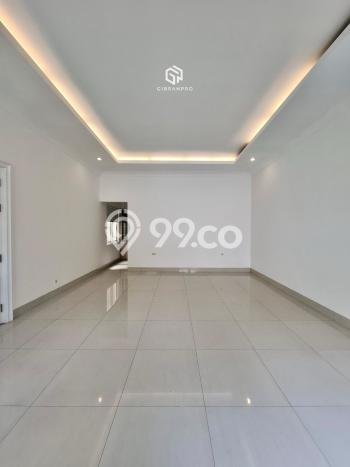 Sewa Rumah Strategis di Kemang LT 805m2 / LB 750m2 Siap Huni Sewa Rumah Strategis di Kemang LT 805m2 / LB 750m2 Siap Huni