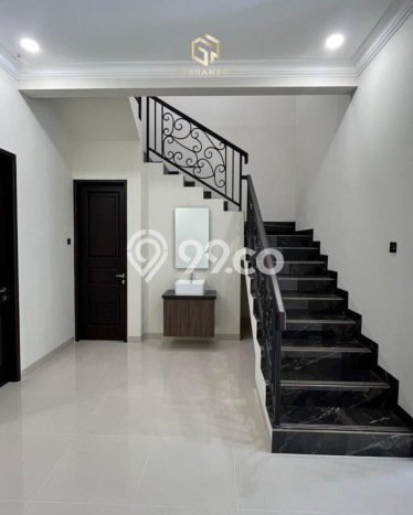 Rumah Elit LB 250m2 Siap Pakai Desain Elegan di Joglo, Jakarta Barat Rumah Elit LB 250m2 Siap Pakai Desain Elegan di Joglo, Jakarta Barat
